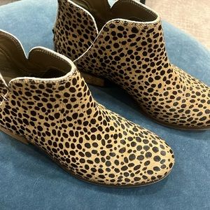 Michael Shannon boots, leopard print and zipper back.
